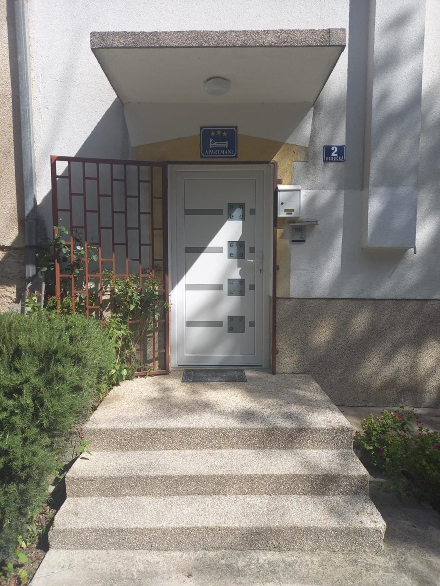 Apartment Central Knin Esterno foto